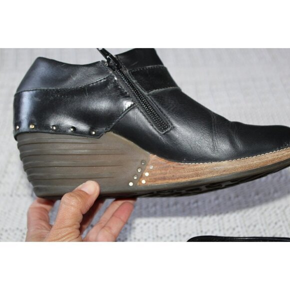 Dr. Martens Chloe Wedge women Bootie Size 7 Slip on Zip Closure - Picture 8 of 12